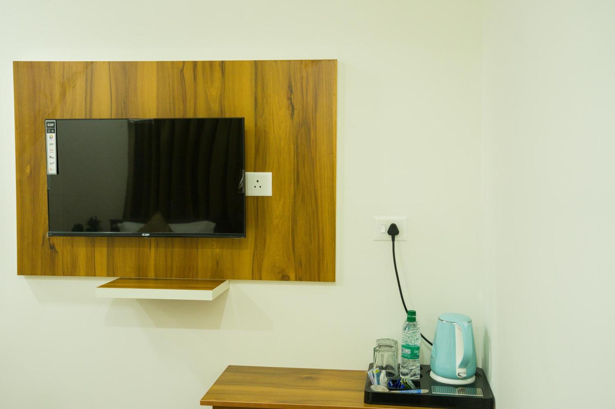 Fly View Airport Residency Hotel Nedumbassery Ngoại thất bức ảnh