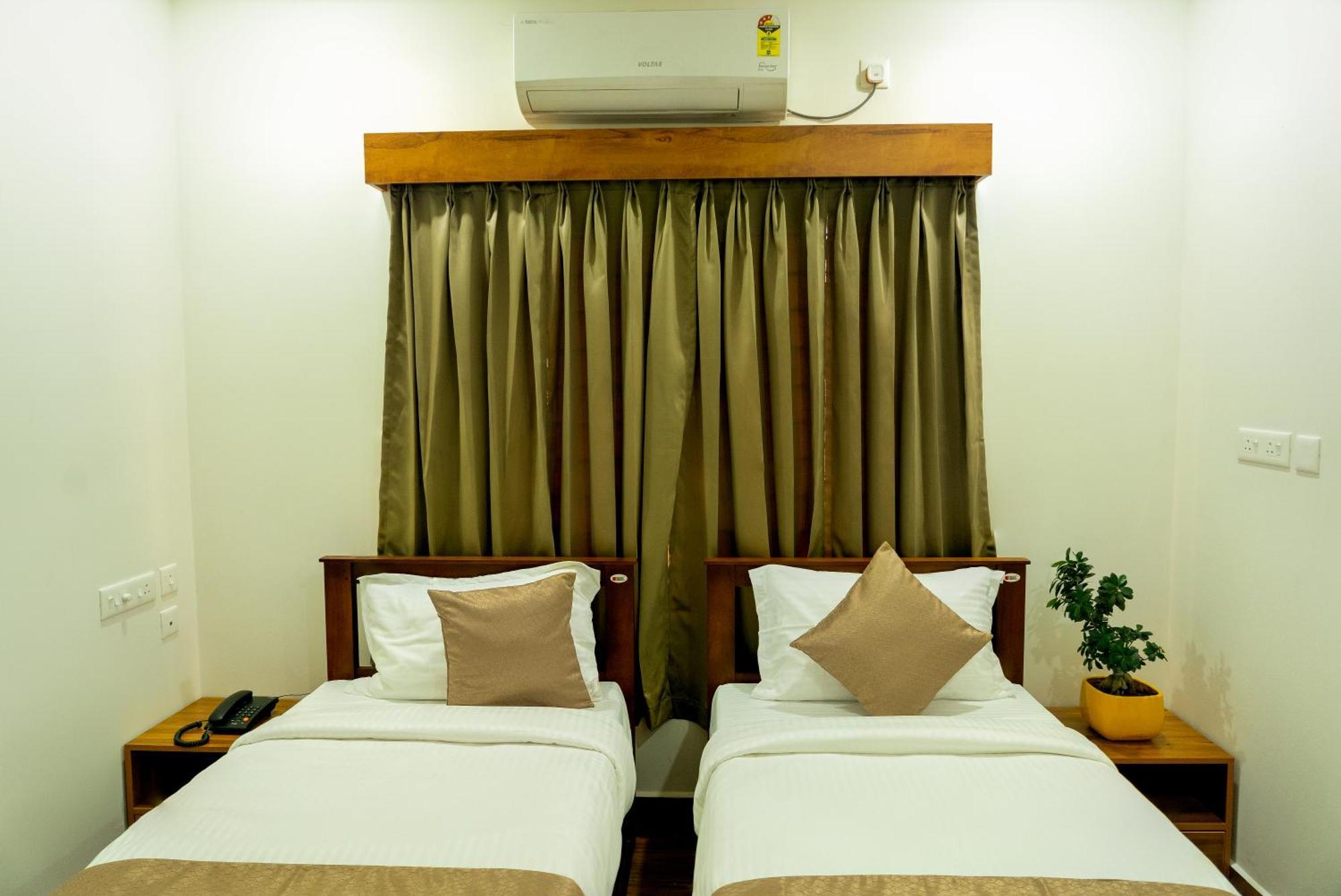 Fly View Airport Residency Hotel Nedumbassery Ngoại thất bức ảnh