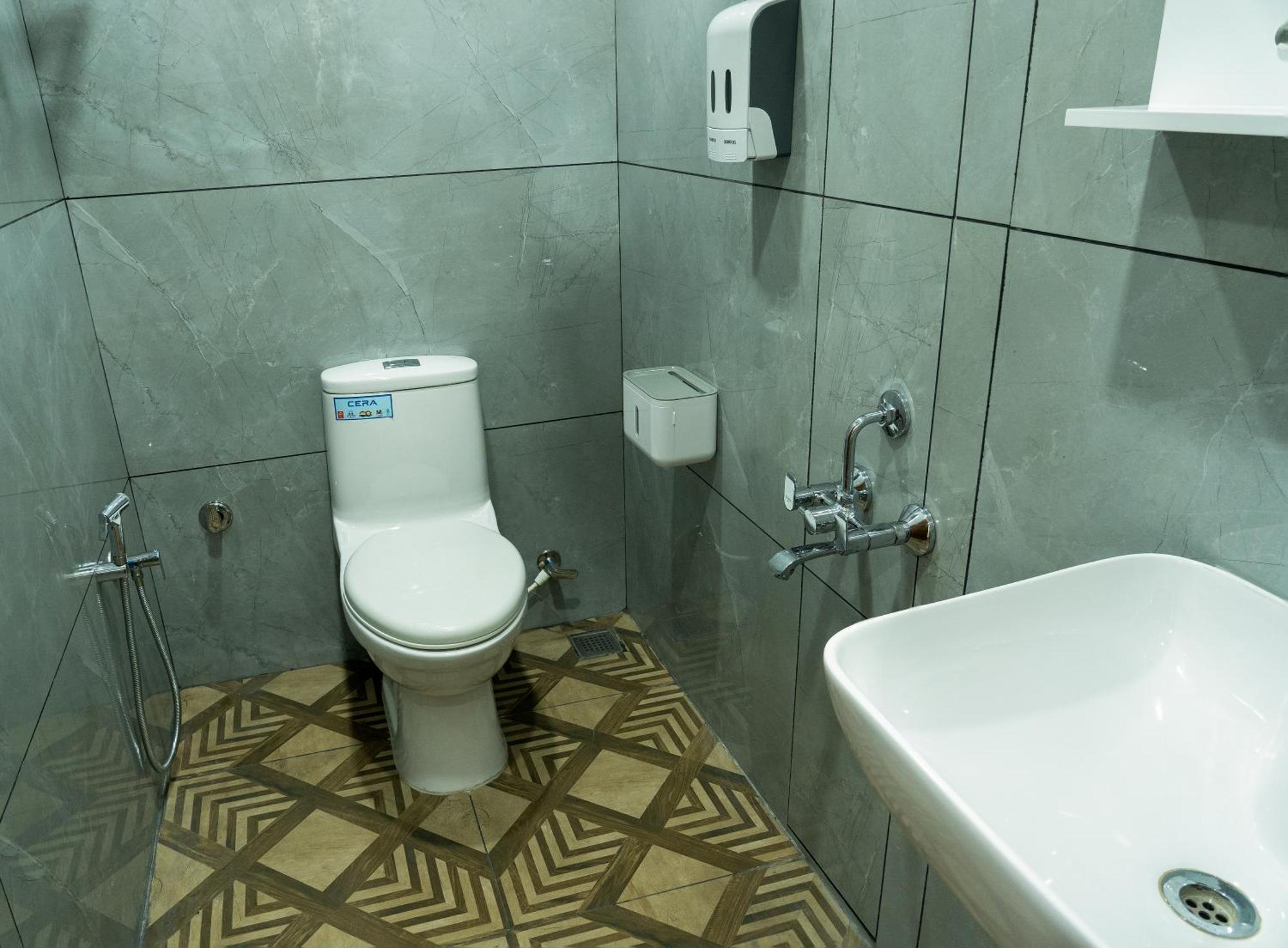 Fly View Airport Residency Hotel Nedumbassery Ngoại thất bức ảnh