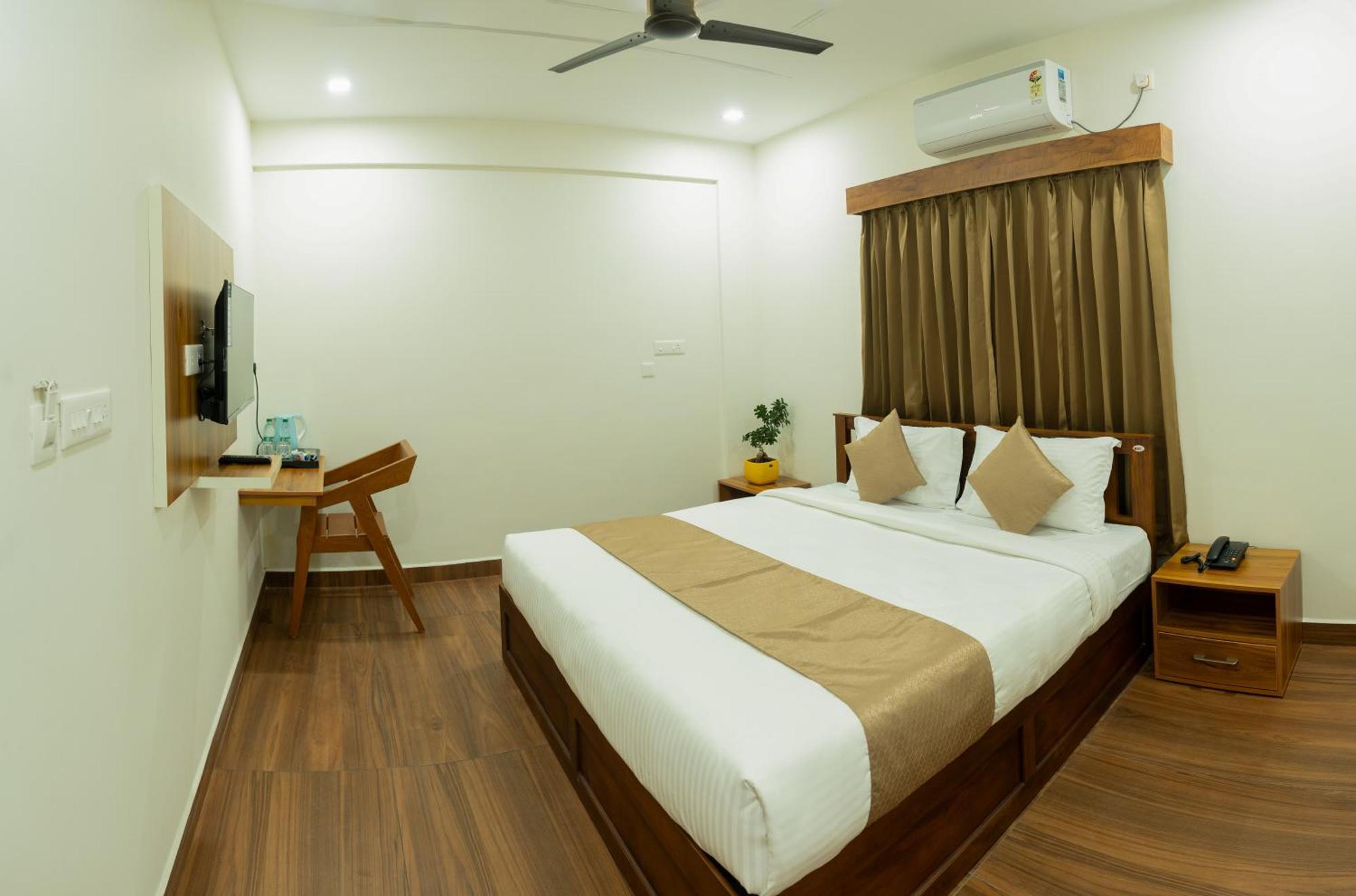 Fly View Airport Residency Hotel Nedumbassery Ngoại thất bức ảnh