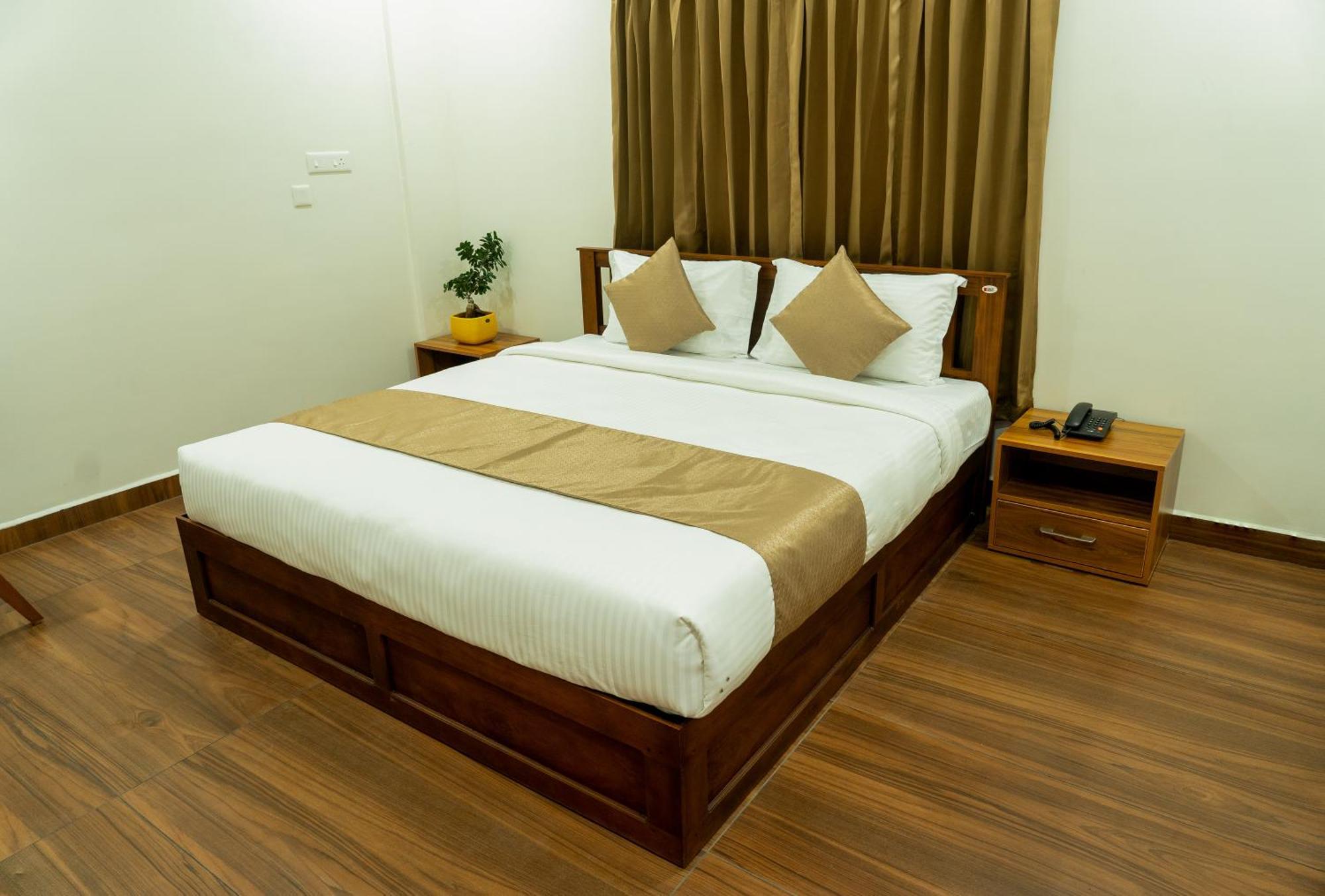 Fly View Airport Residency Hotel Nedumbassery Ngoại thất bức ảnh