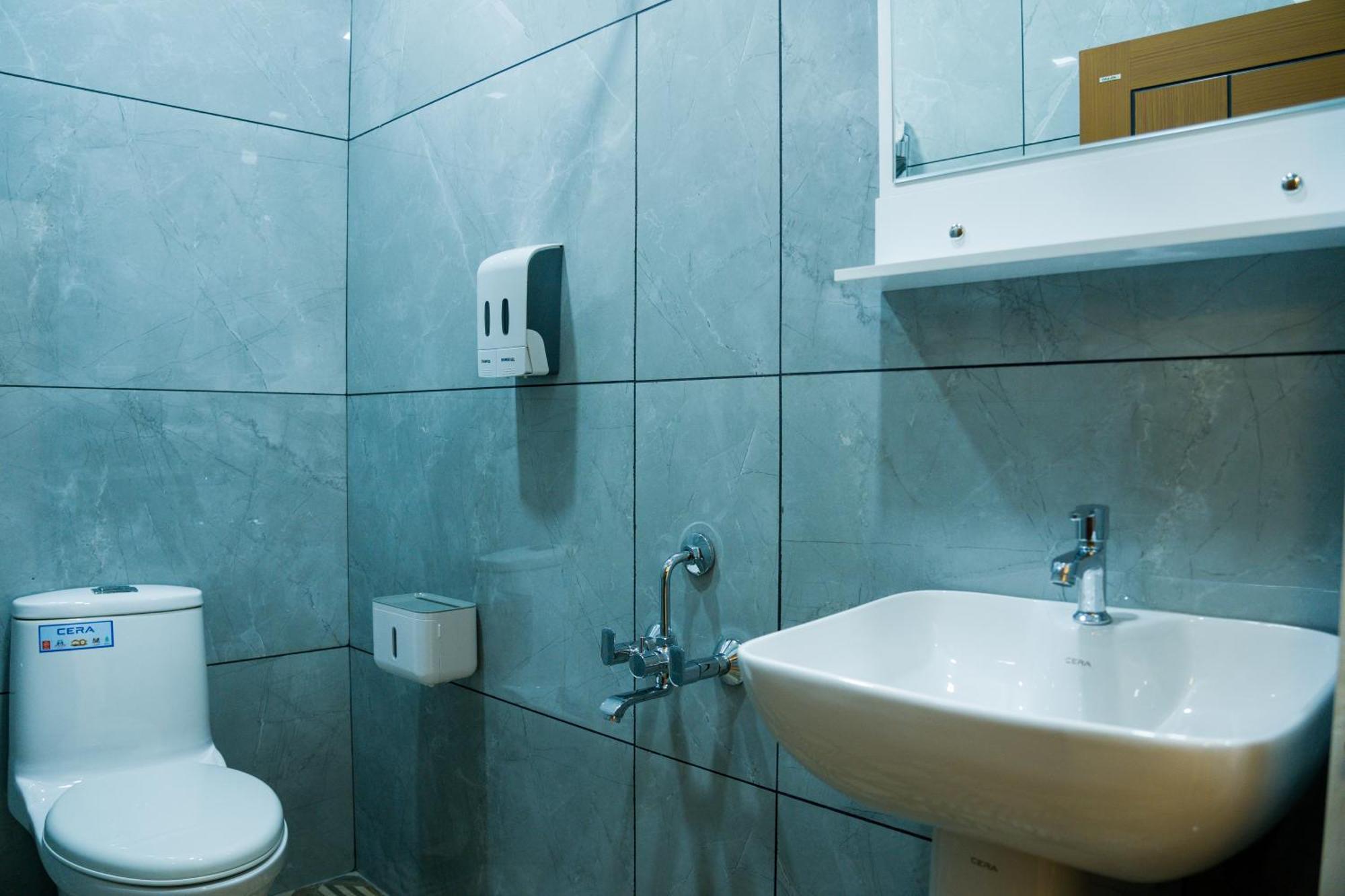 Fly View Airport Residency Hotel Nedumbassery Ngoại thất bức ảnh