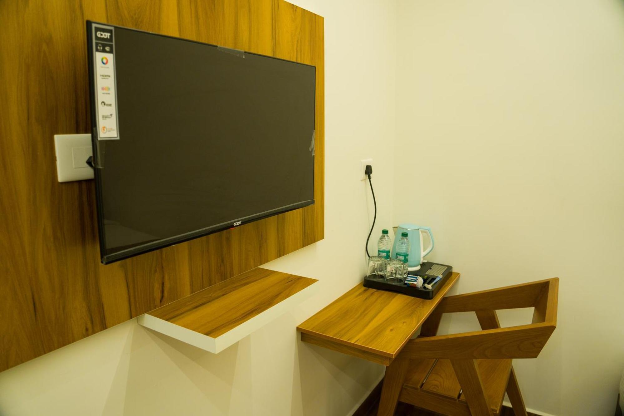 Fly View Airport Residency Hotel Nedumbassery Ngoại thất bức ảnh