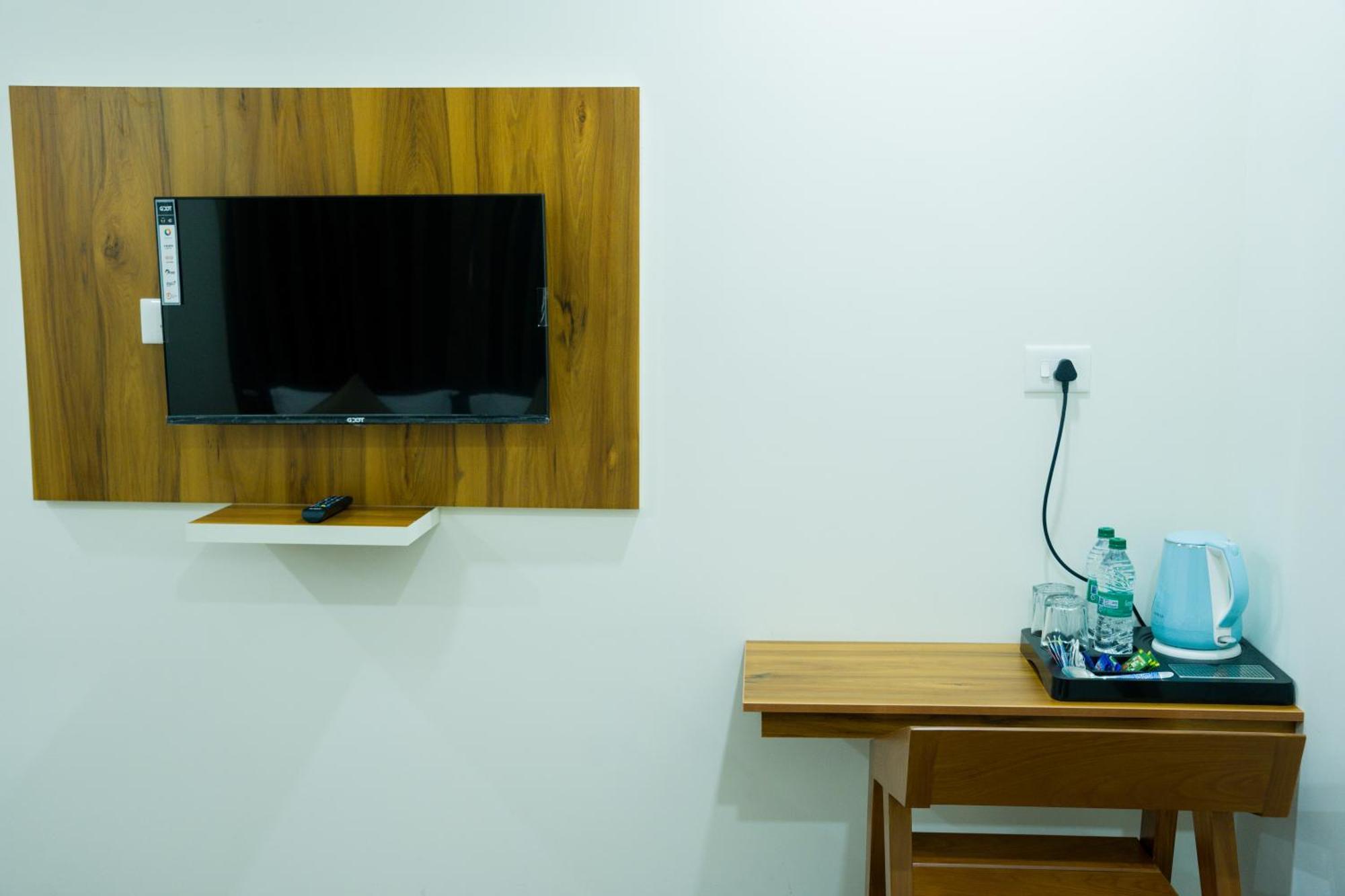 Fly View Airport Residency Hotel Nedumbassery Ngoại thất bức ảnh