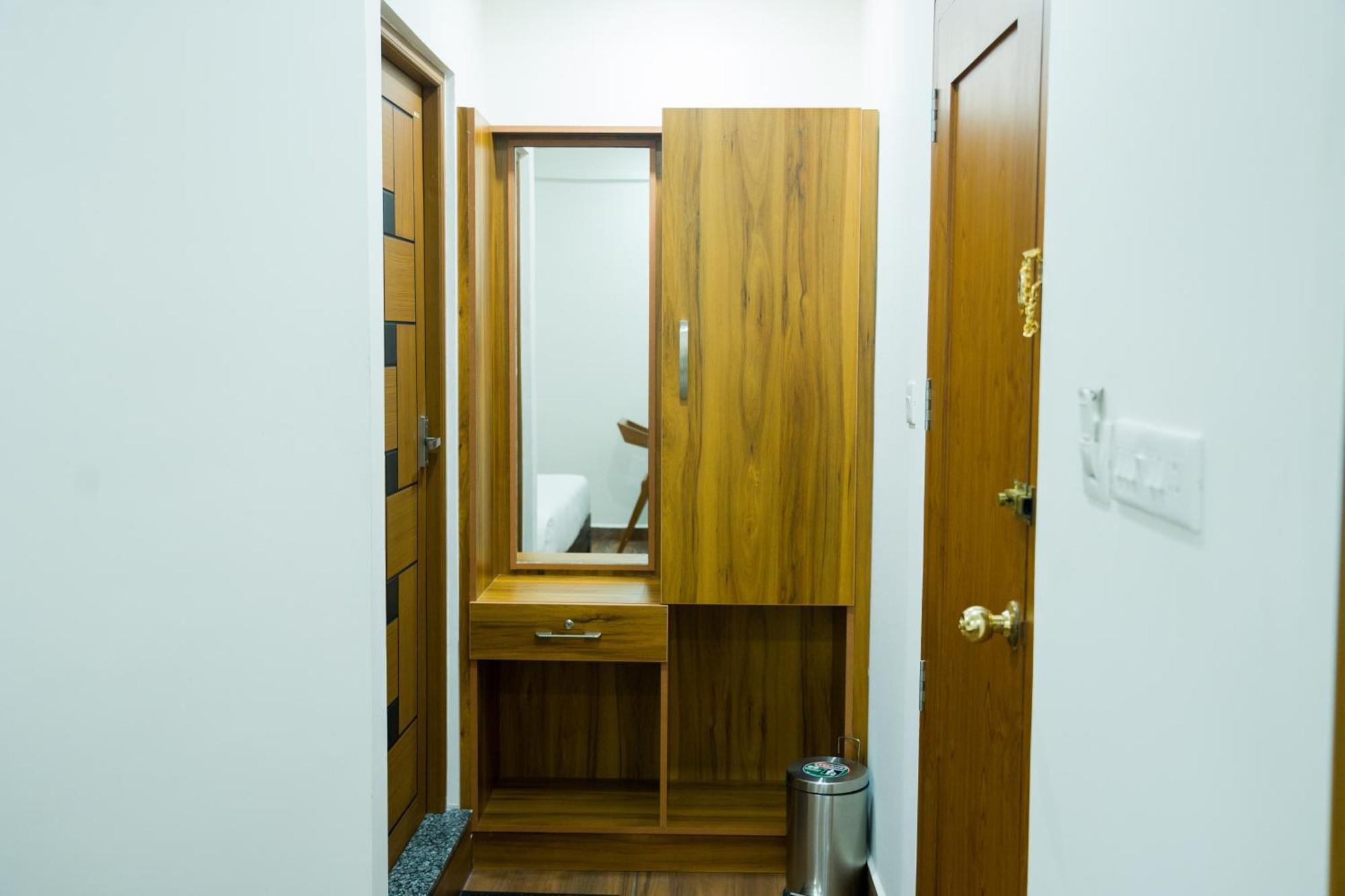 Fly View Airport Residency Hotel Nedumbassery Ngoại thất bức ảnh
