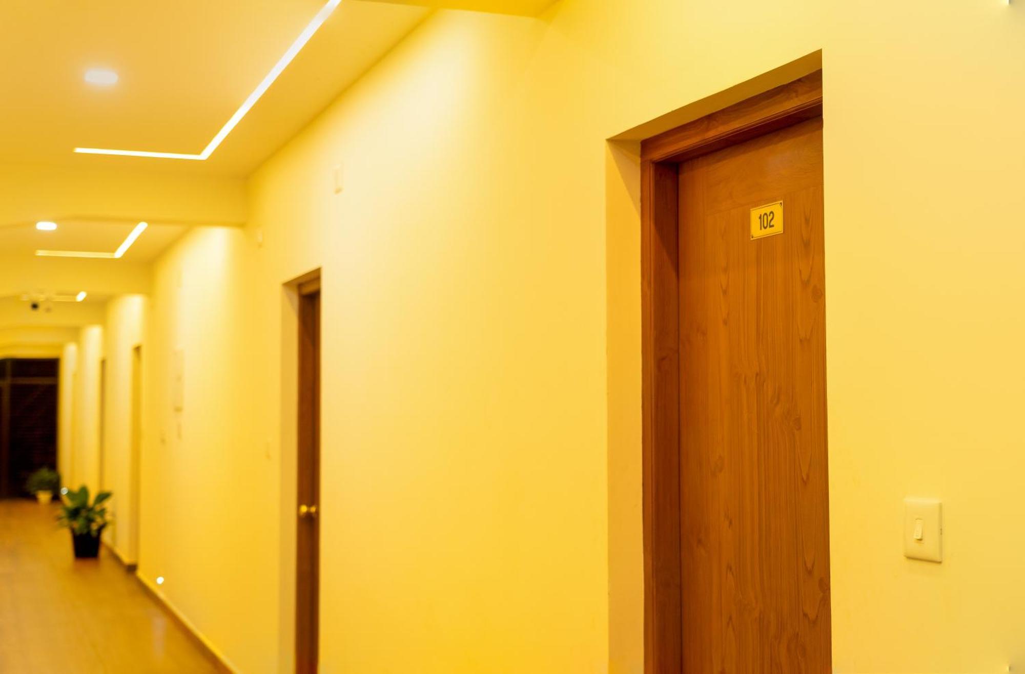 Fly View Airport Residency Hotel Nedumbassery Ngoại thất bức ảnh